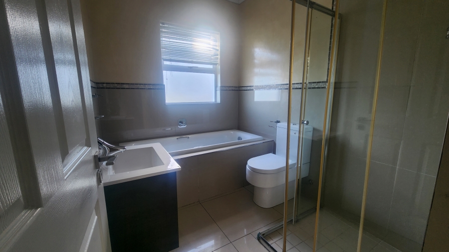 4 Bedroom Property for Sale in Westcliff Western Cape